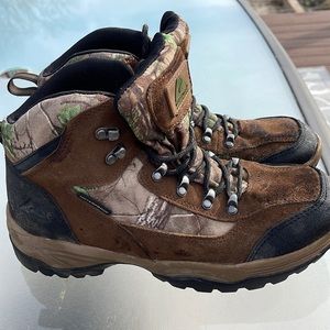 Mens ozark trail waterproof camo boots size 8